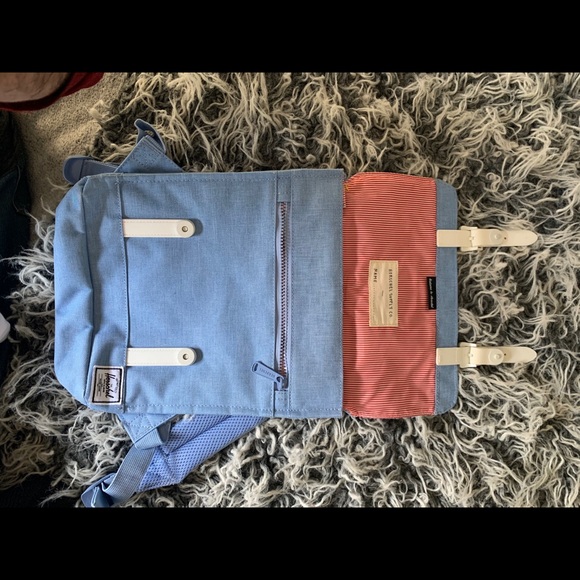 Helschel Survey Square - Picture 2 of 5